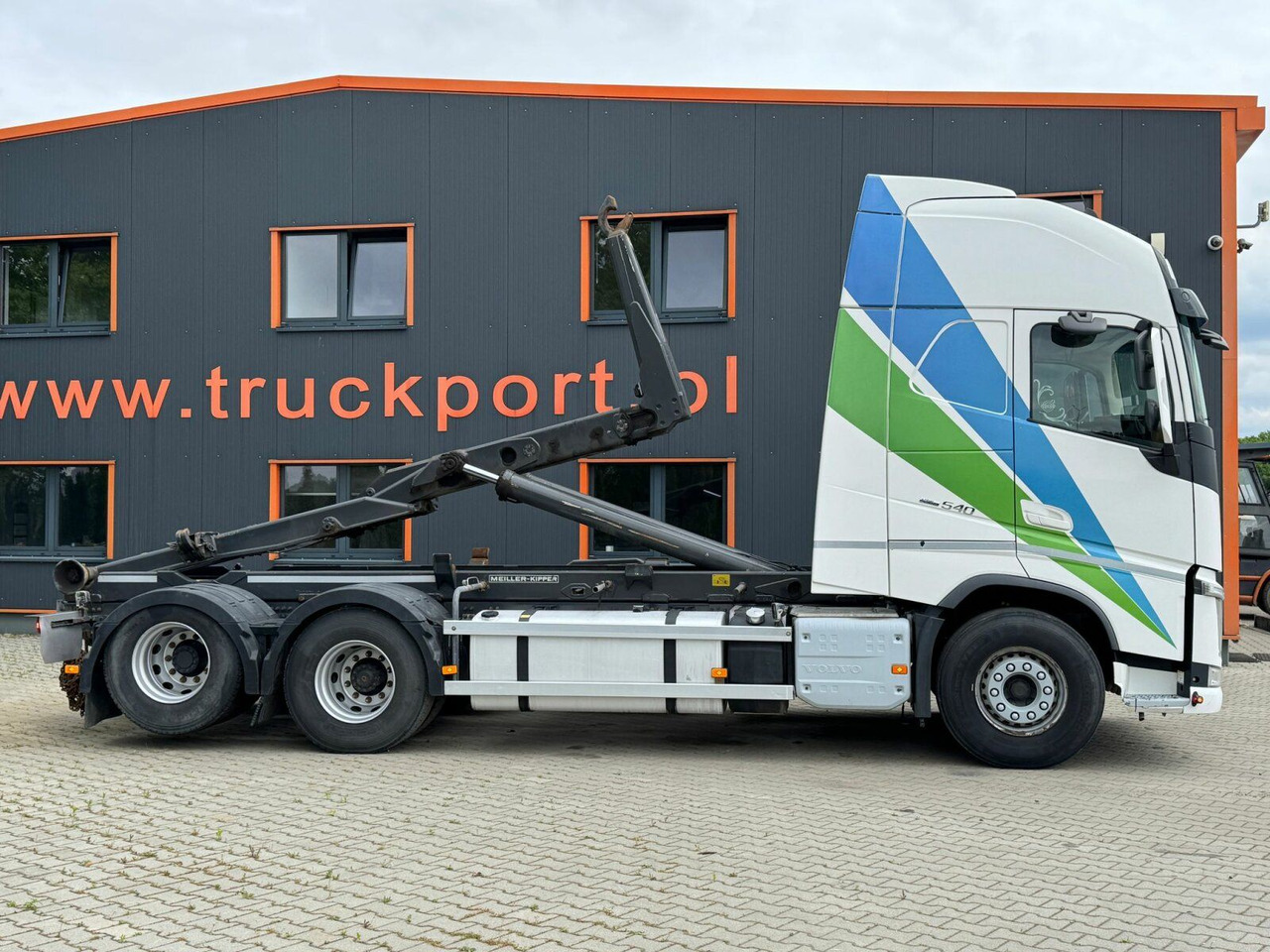 شاحنة برافعة خطافية Volvo FH 540 6x2 Abrollkipper MEILLER RK 26.67: صورة 21