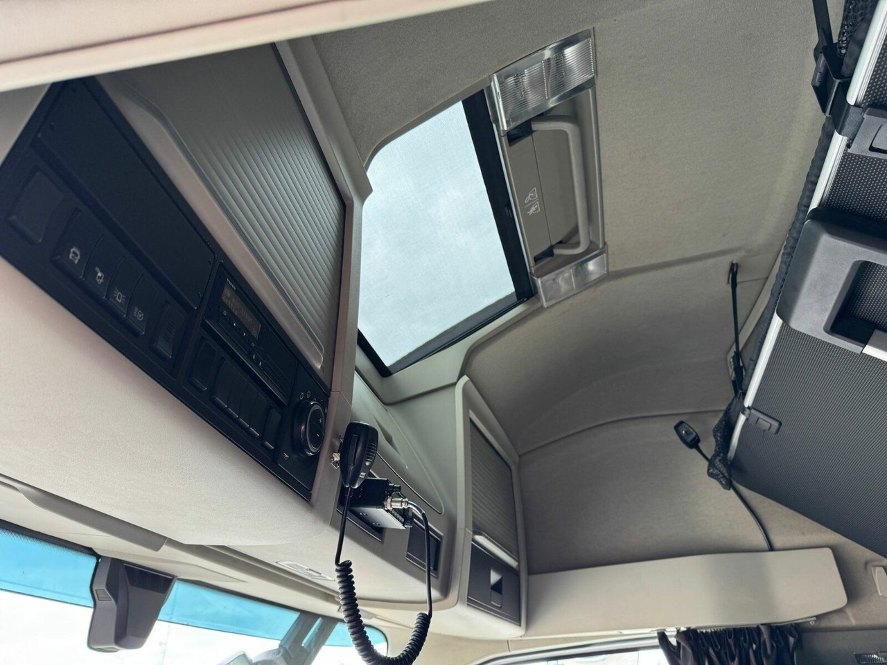 شاحنة برافعة خطافية Volvo FH 540 6x2 Abrollkipper MEILLER RK 26.67: صورة 14