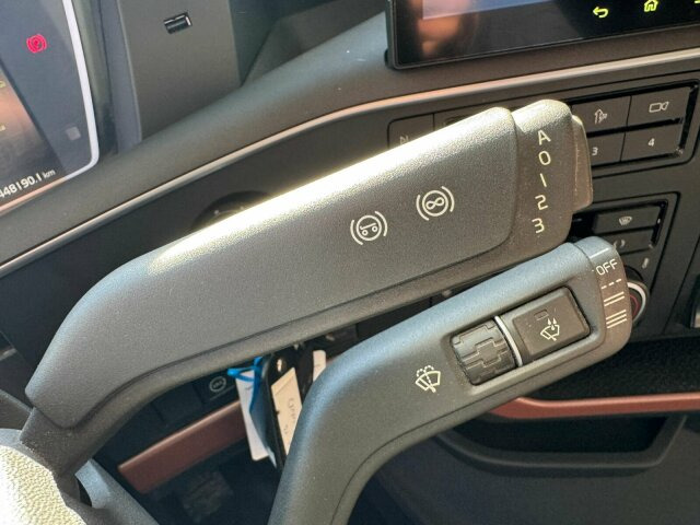 Volvo FH16 750 8X4 Holztransport Alukar TOP! - شاحنة قطع الأشجار: صورة 3 Volvo FH16 750 8X4 Holztransport Alukar TOP! - شاحنة قطع الأشجار: صورة 3