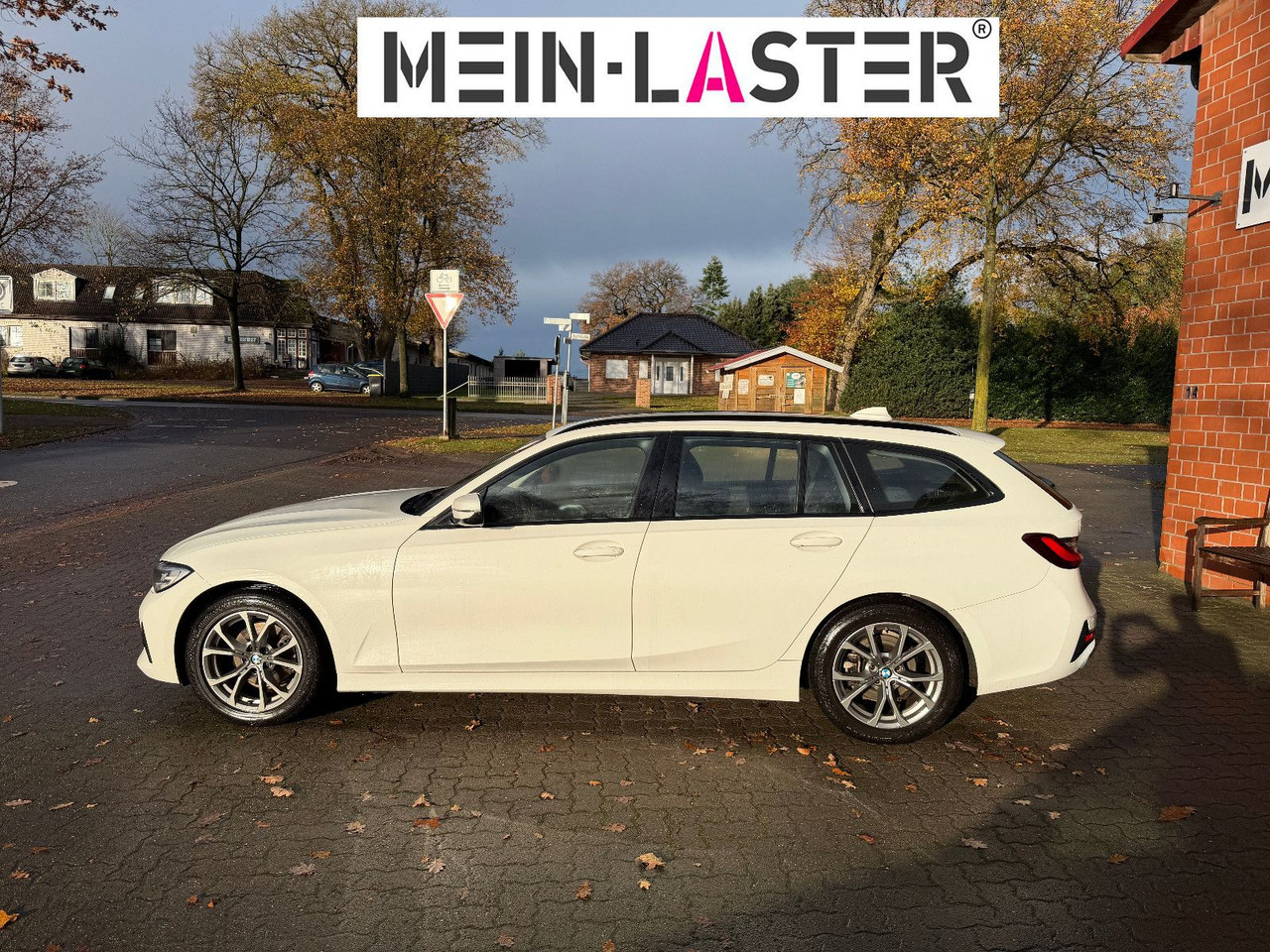 BMW 320 d xDrive touring Sport Line shadow AHK - سيارة ستيشن: صورة 5 BMW 320 d xDrive touring Sport Line shadow AHK - سيارة ستيشن: صورة 5