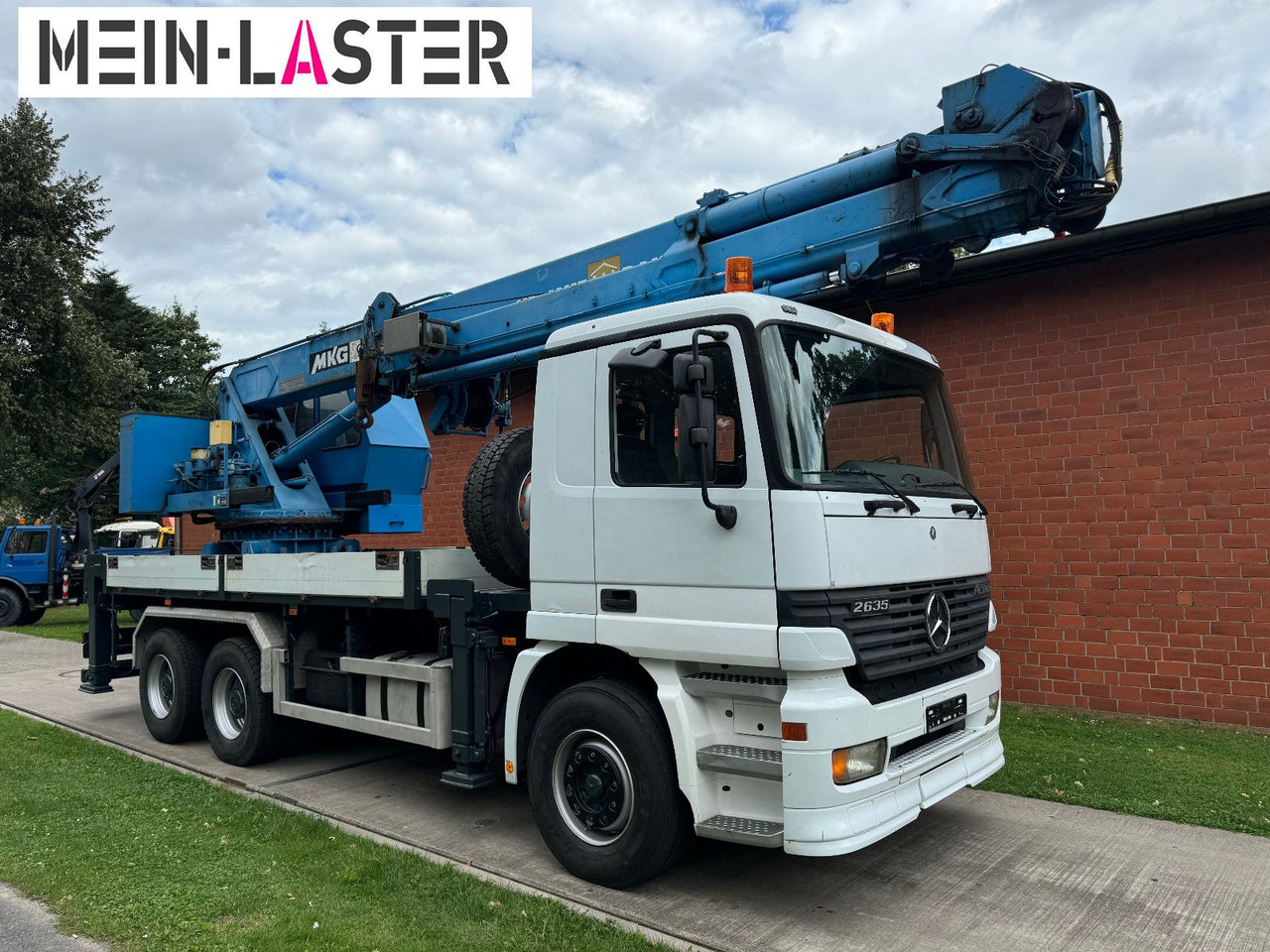 Mercedes-Benz 3335 V6 MKG 550 Ta2-a2 -46m 420 kg Funk - شاحنة كرين: صورة 3 Mercedes-Benz 3335 V6 MKG 550 Ta2-a2 -46m 420 kg Funk - شاحنة كرين: صورة 3