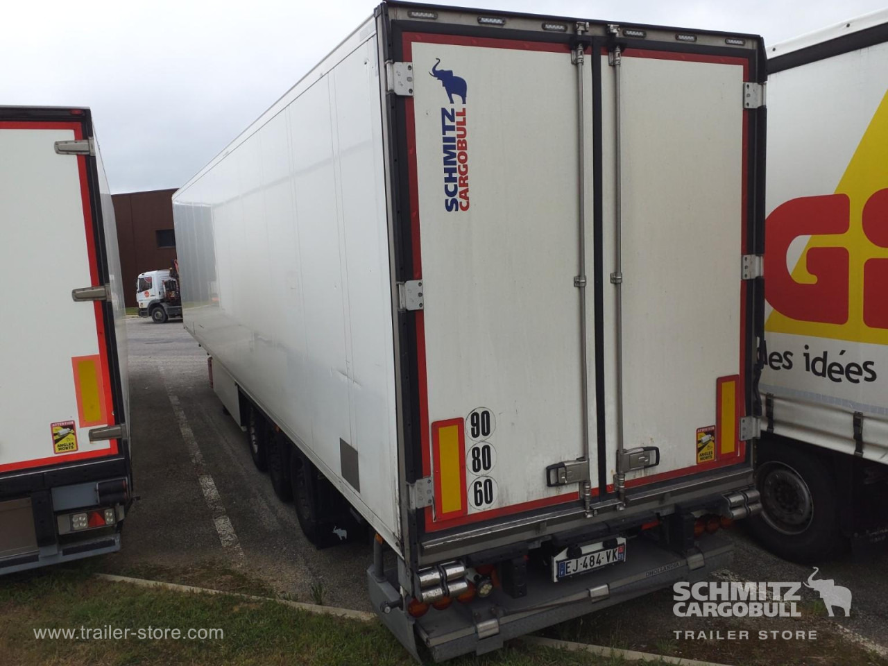 SCHMITZ Reefer Standard Taillift - نصف مقطورة ثابتة الحرارة: صورة 2 SCHMITZ Reefer Standard Taillift - نصف مقطورة ثابتة الحرارة: صورة 2