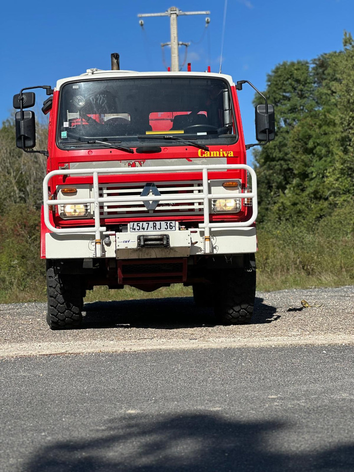 RENAULT M180 - شاحنة حريق: صورة 1 RENAULT M180 - شاحنة حريق: صورة 1