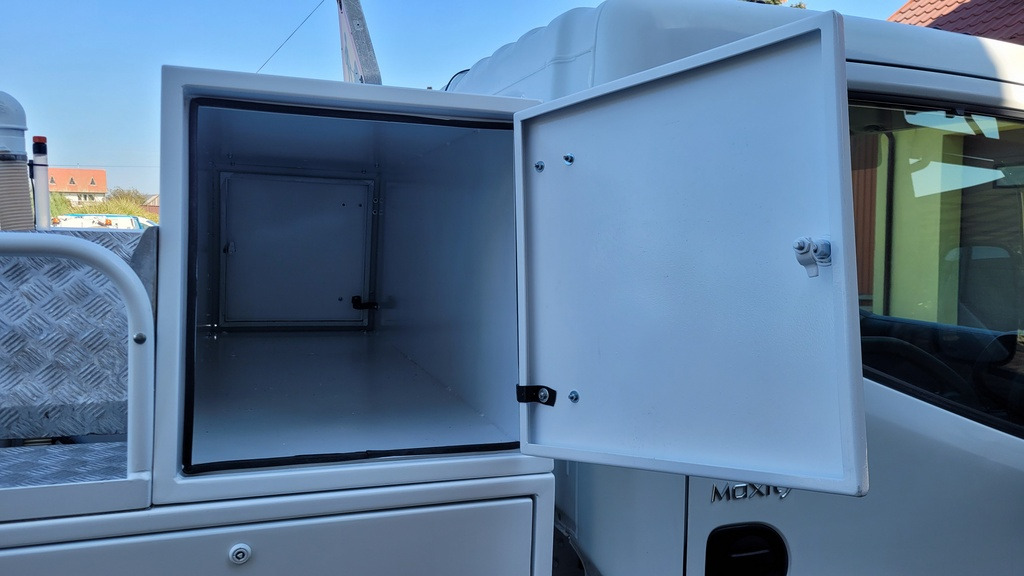 فراغ شاحنة Renault Maxity 140dxi Kanalreiniger COMBI CLEANER VAACUM Hydrocureur: صورة 36 فراغ شاحنة Renault Maxity 140dxi Kanalreiniger COMBI CLEANER VAACUM Hydrocureur: صورة 36