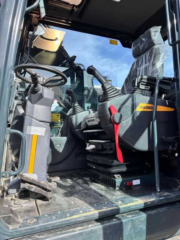 Hyundai HW170ACR Hyundai HW170ACR - حفار ذو عجلات: صورة 5 Hyundai HW170ACR Hyundai HW170ACR - حفار ذو عجلات: صورة 5