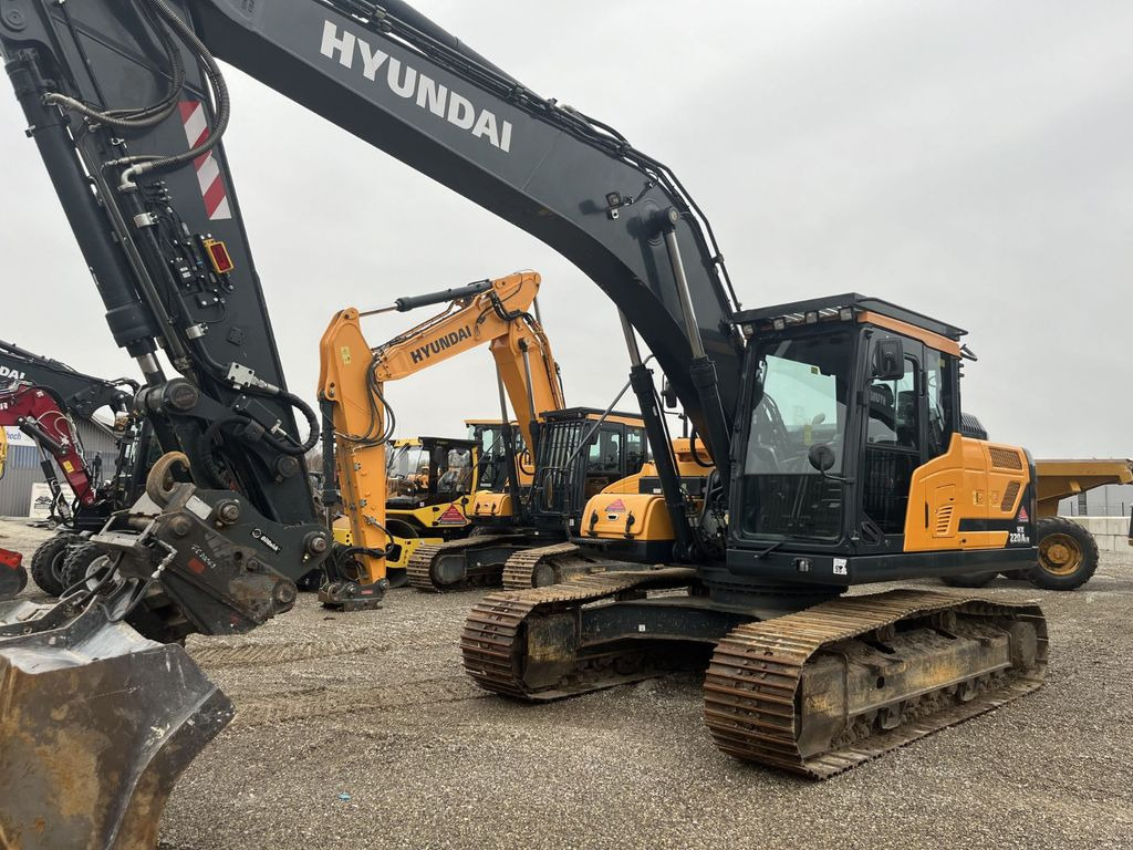 Hyundai HX220AL Hyundai HX220AL - حفار زاحف: صورة 1 Hyundai HX220AL Hyundai HX220AL - حفار زاحف: صورة 1