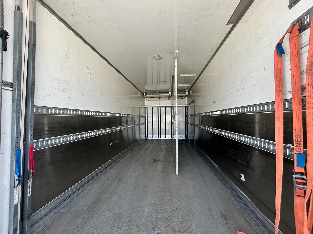 شاحنة ذات مبرد DAF CF330: صورة 9 شاحنة ذات مبرد DAF CF330: صورة 9