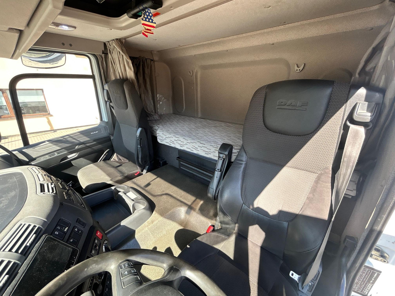 شاحنة ذات مبرد DAF CF330: صورة 16 شاحنة ذات مبرد DAF CF330: صورة 16