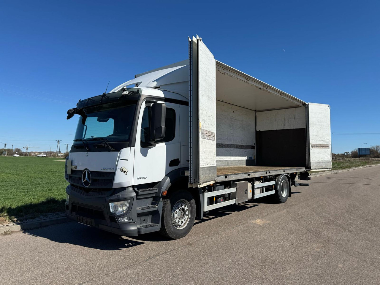 MERCEDES-BENZ ANTOS 1830 - شاحنة صندوقية: صورة 2 MERCEDES-BENZ ANTOS 1830 - شاحنة صندوقية: صورة 2