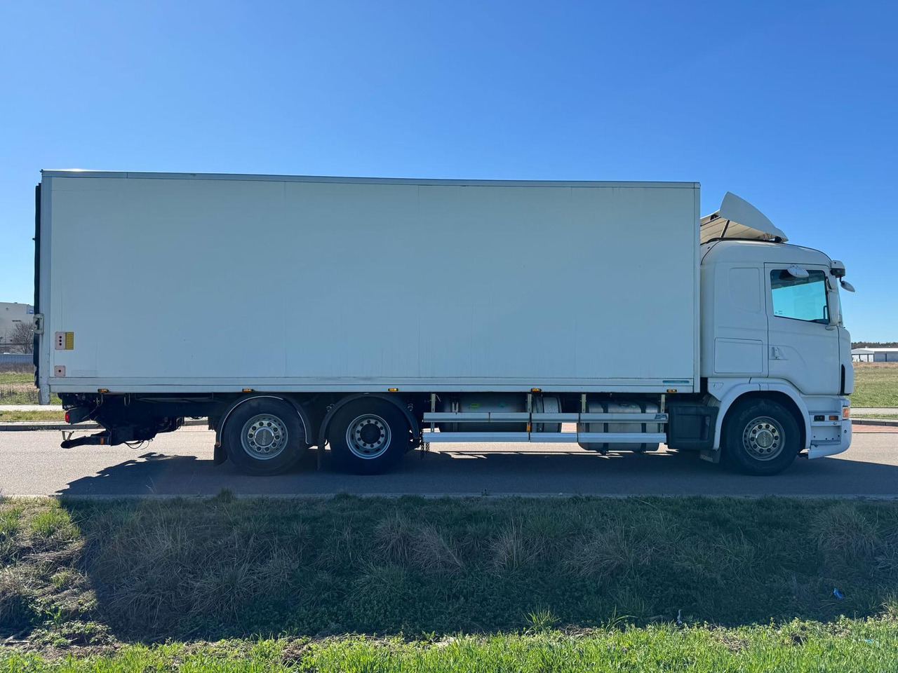 SCANIA G400 - شاحنة متساوية الحرارة: صورة 3 SCANIA G400 - شاحنة متساوية الحرارة: صورة 3