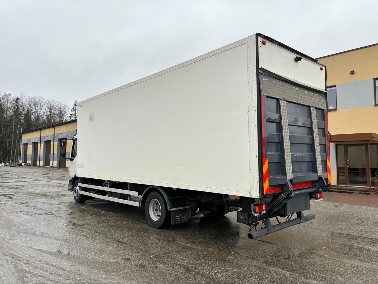 شاحنة ذات مبرد VOLVO FL 240: صورة 8 شاحنة ذات مبرد VOLVO FL 240: صورة 8