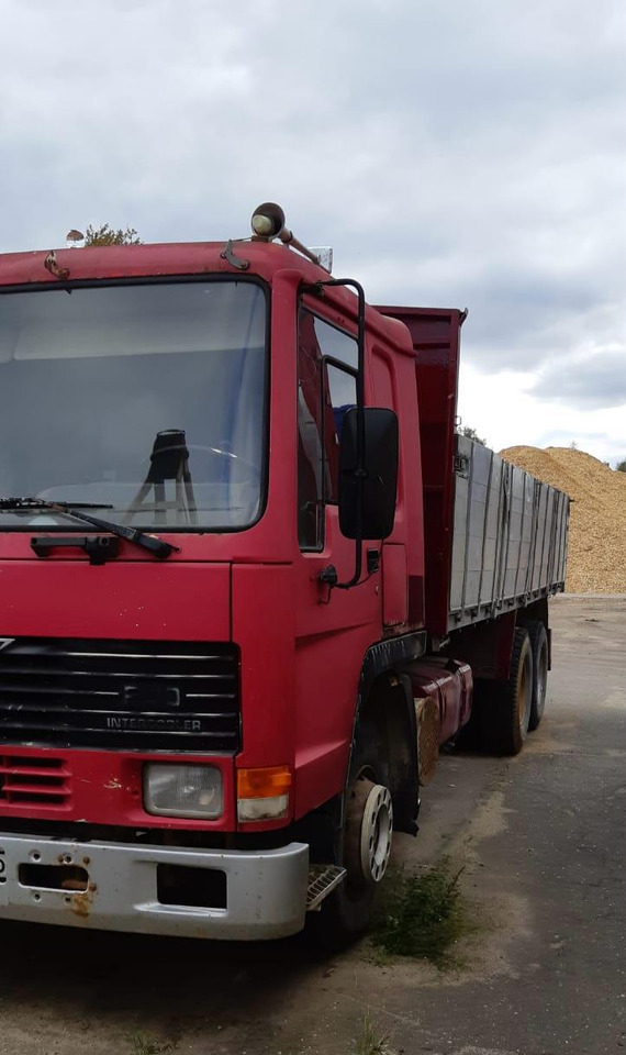 VOLVO FL10 - شاحنة قلاب: صورة 3 VOLVO FL10 - شاحنة قلاب: صورة 3