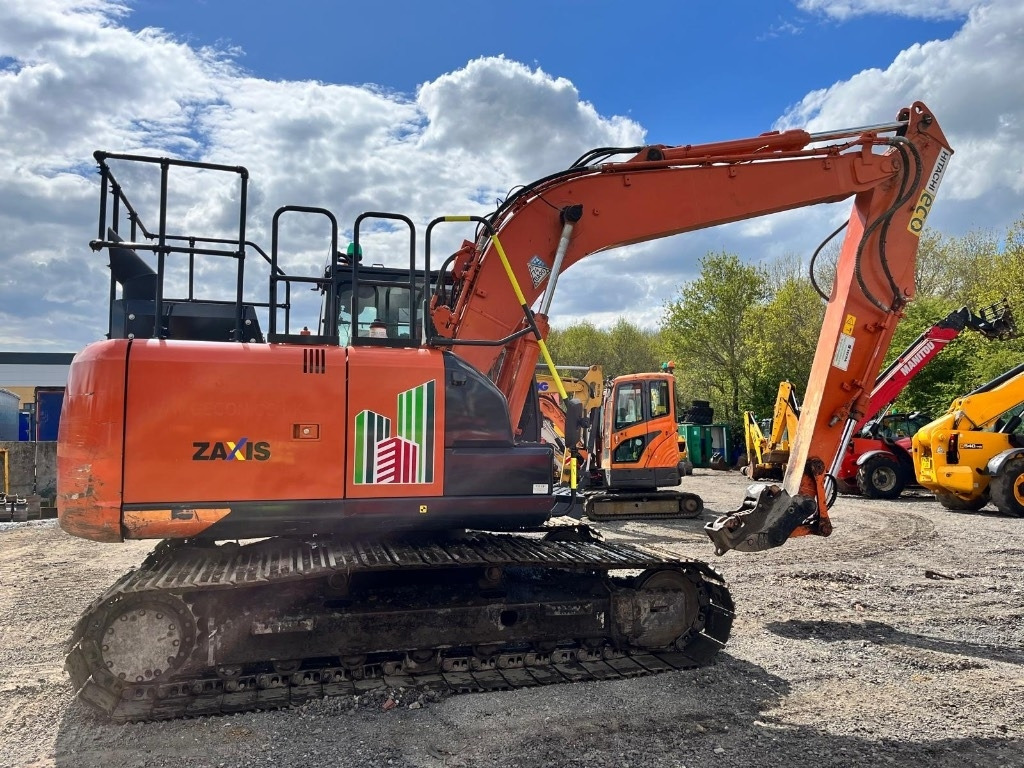 Hitachi ZX 130 LC N-6 - حفار زاحف: صورة 2 Hitachi ZX 130 LC N-6 - حفار زاحف: صورة 2