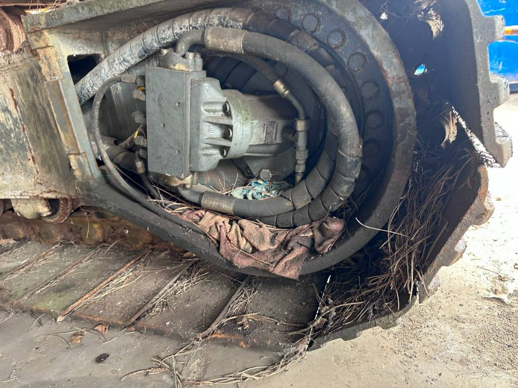 Liebherr LRB 155 for parts breaking dismantling - ناقلة الأكوام: صورة 4 Liebherr LRB 155 for parts breaking dismantling - ناقلة الأكوام: صورة 4