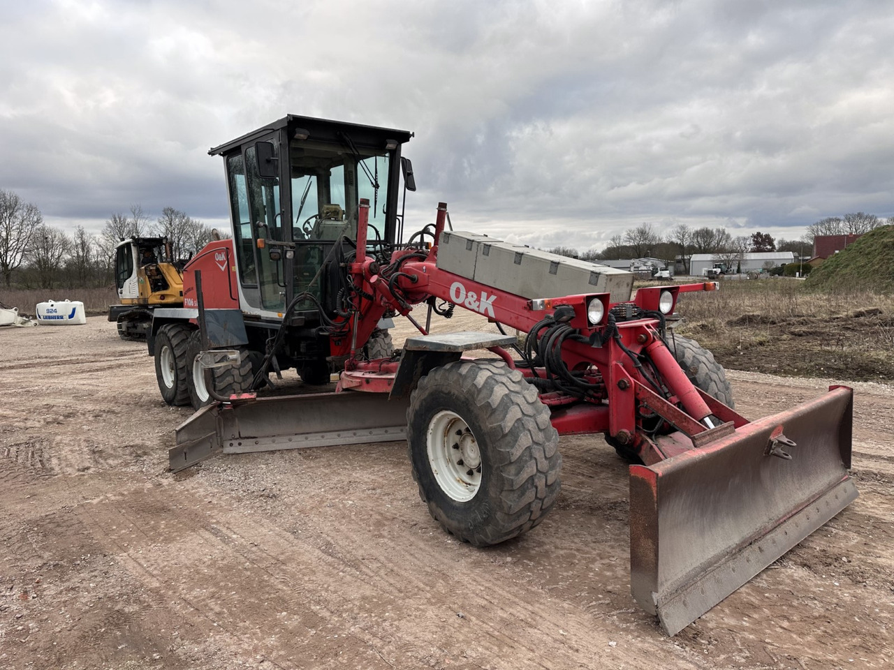 NEW HOLLAND F 106.5 - 6x6 Laser Topcon- Klima Cummins 6 Zyl. - ماكينة تسوية: صورة 4 NEW HOLLAND F 106.5 - 6x6 Laser Topcon- Klima Cummins 6 Zyl. - ماكينة تسوية: صورة 4