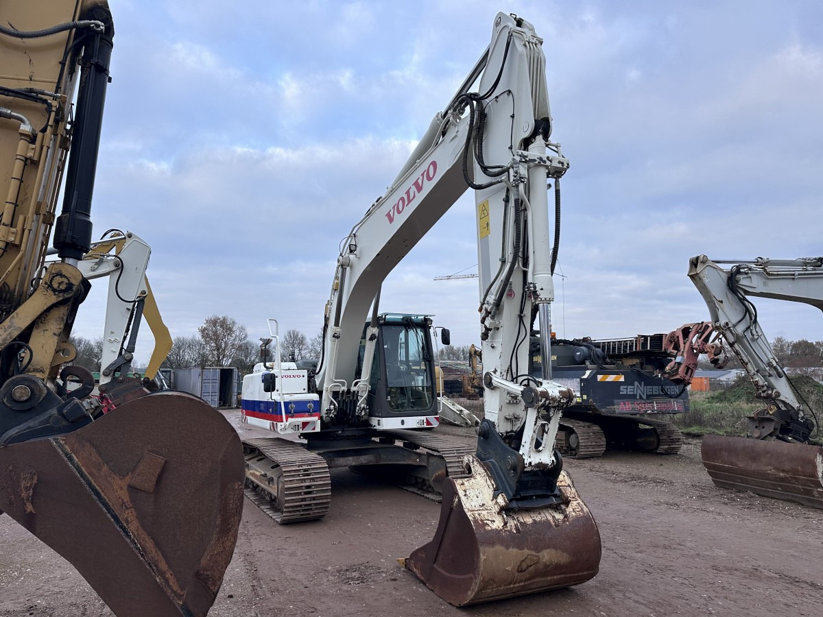 VOLVO EC 220 DL German machine! - حفّار: صورة 4 VOLVO EC 220 DL German machine! - حفّار: صورة 4