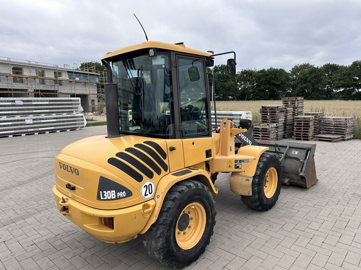 اللودر بعجل VOLVO L 30 B PRO 3er Kreis Klappschaufel+Palettengabel: صورة 6