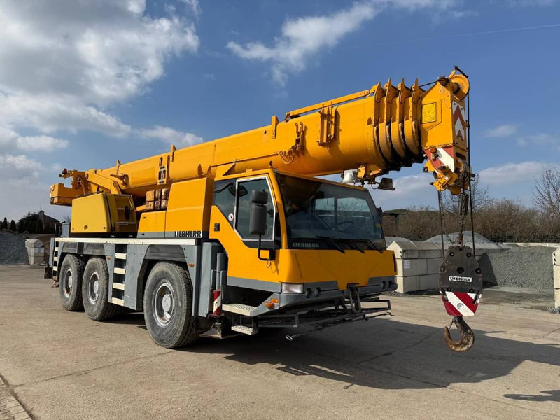 Liebherr LTM1055/1 - رافعة لجميع التضاريس: صورة 2 Liebherr LTM1055/1 - رافعة لجميع التضاريس: صورة 2