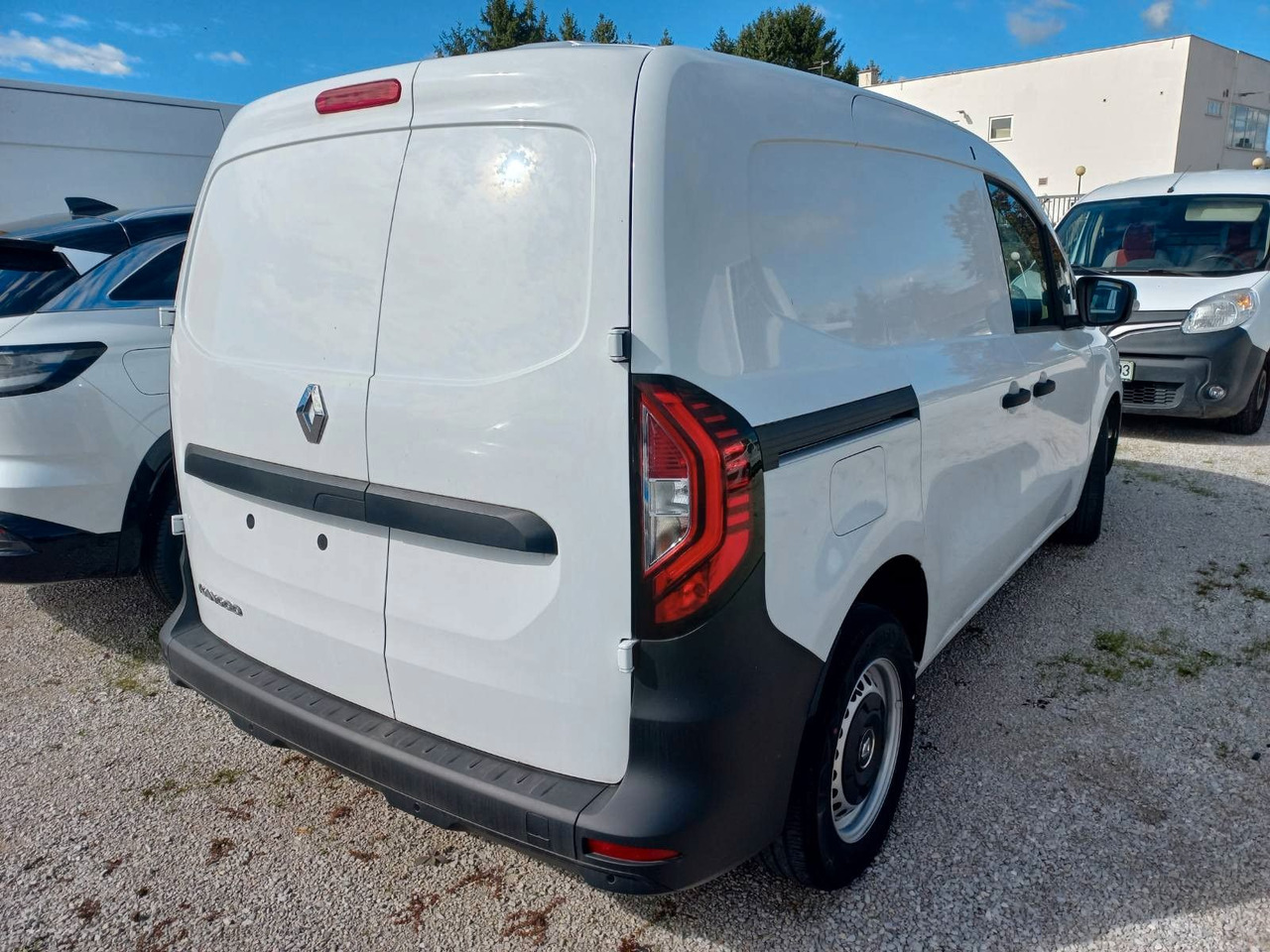 Renault Kangoo Van Comfort Open Sesame 115 - فان المدمجة: صورة 2 Renault Kangoo Van Comfort Open Sesame 115 - فان المدمجة: صورة 2
