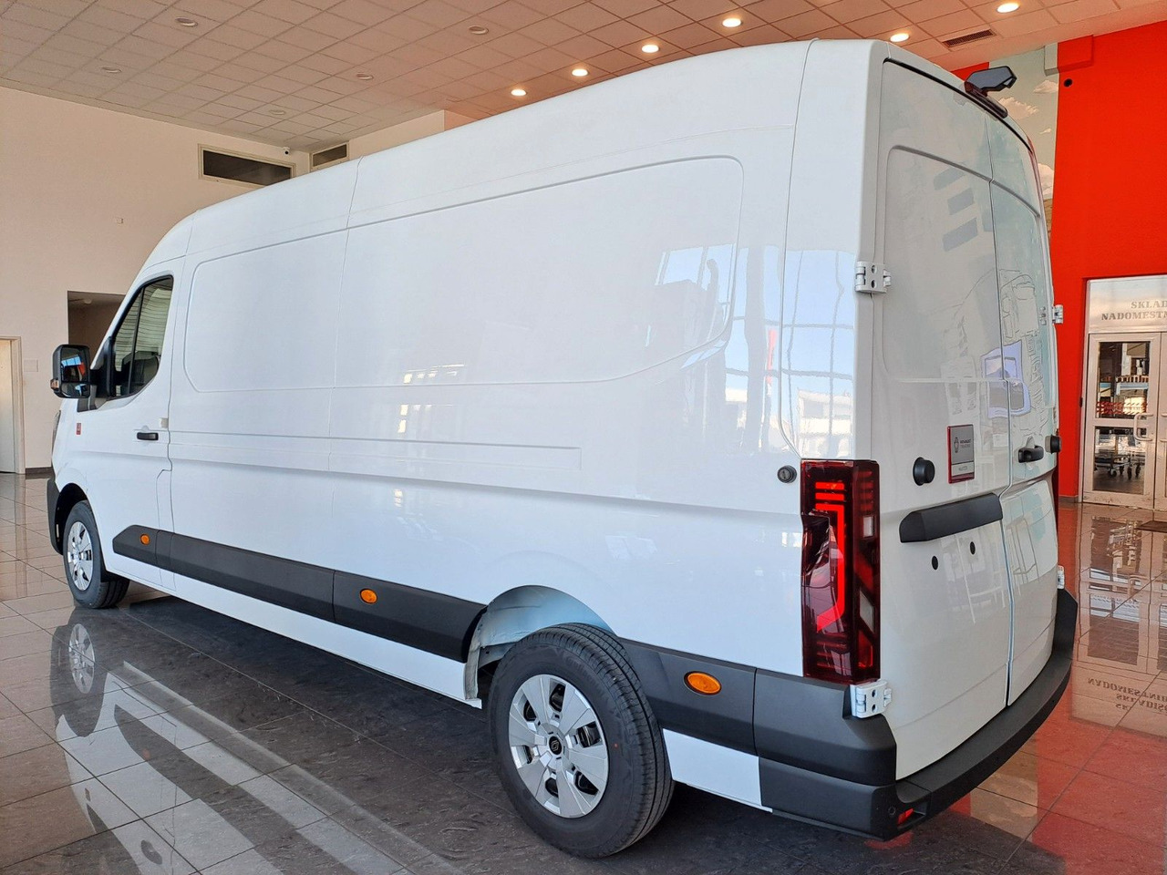 Renault Master L3H2 150 - NAV Klimaaut. Holzb. 270° - فان: صورة 5 Renault Master L3H2 150 - NAV Klimaaut. Holzb. 270° - فان: صورة 5