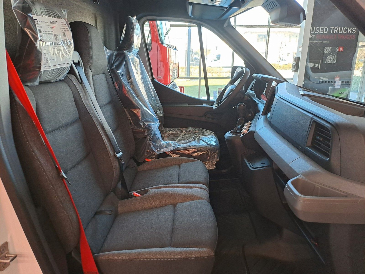 فان Renault Master L3H2 170 - NAV Klimaaut. Holzb. 270°: صورة 11