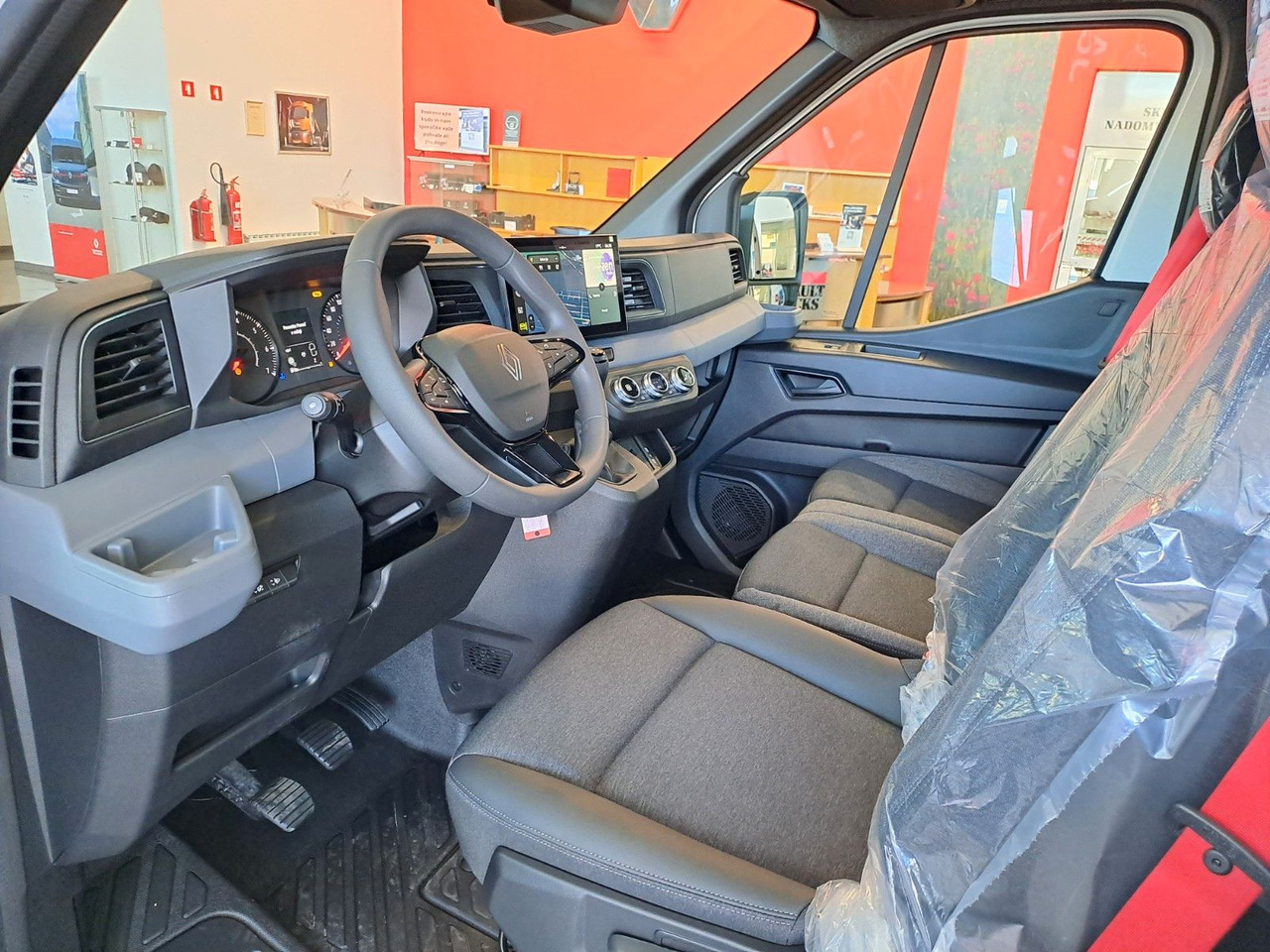 فان Renault Master L3H2 170 - NAV Klimaaut. Holzb. 270°: صورة 10