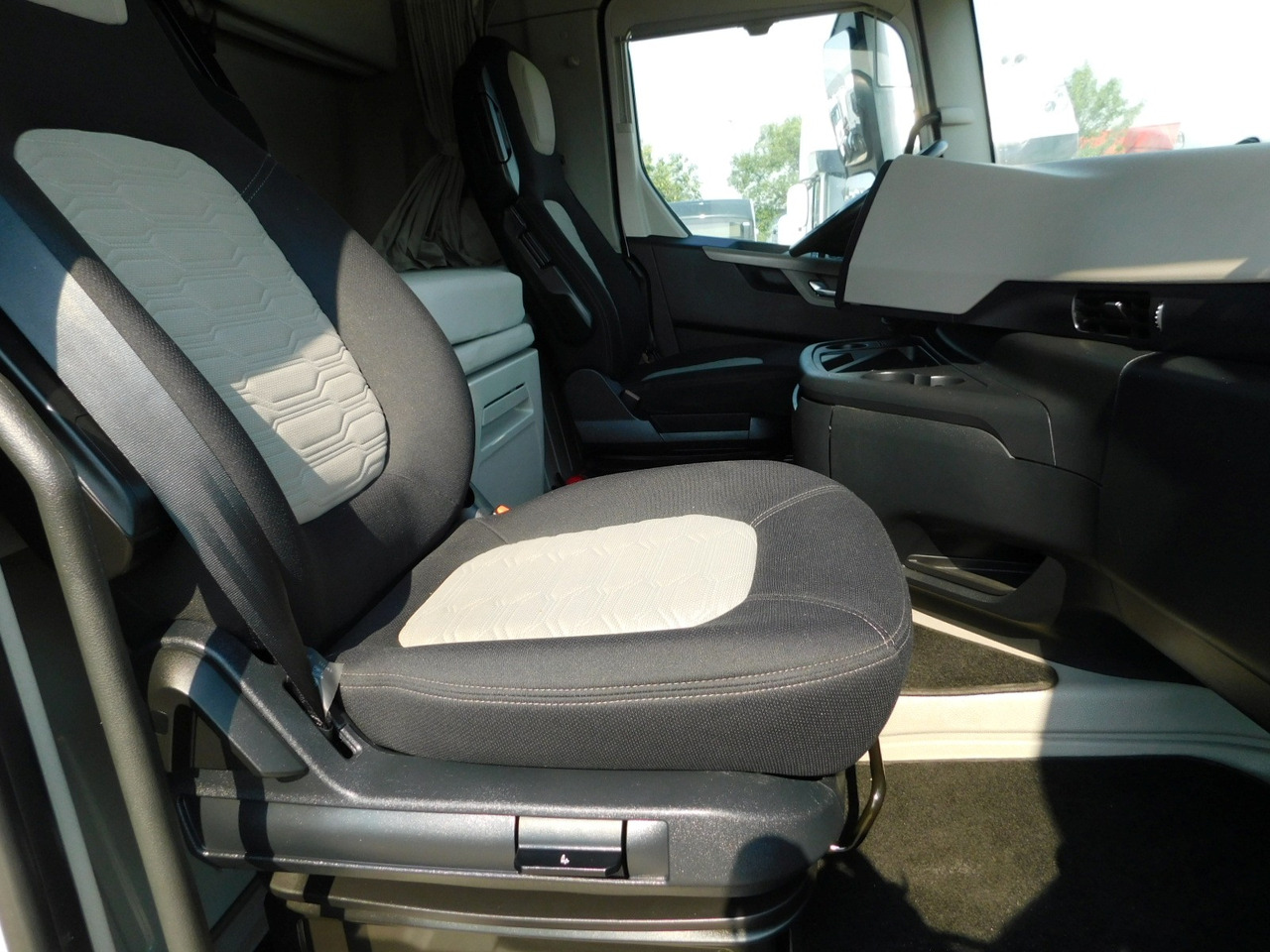 Ford F max 4x2 scab e6 12tx2620 ecotorq - مقطورة السحب: صورة 5 Ford F max 4x2 scab e6 12tx2620 ecotorq - مقطورة السحب: صورة 5
