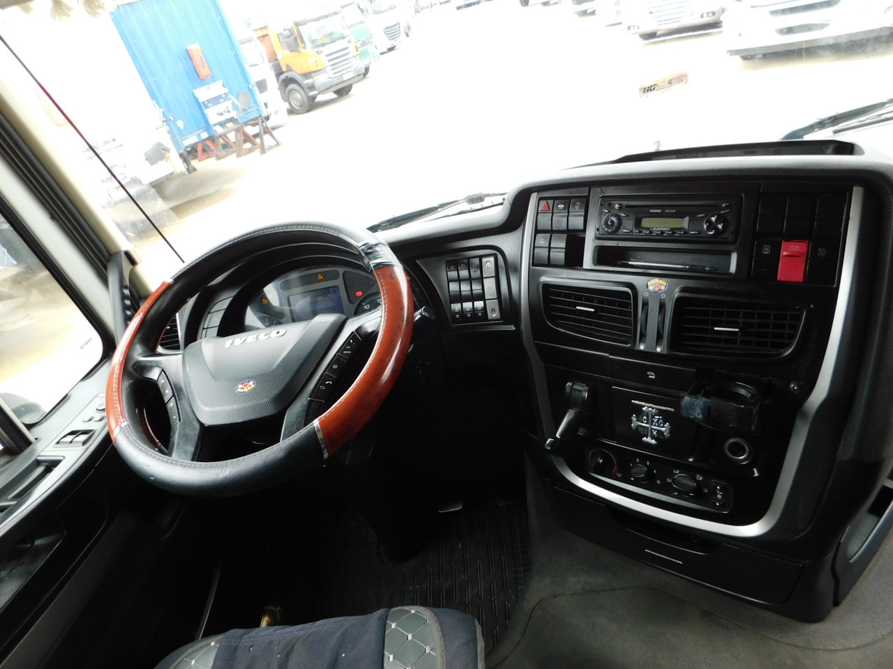 رأس تريلا Iveco As440tp: صورة 6