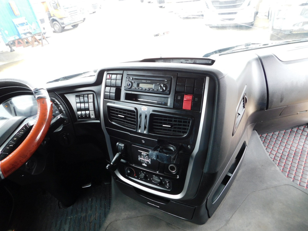 رأس تريلا Iveco As440tp: صورة 7