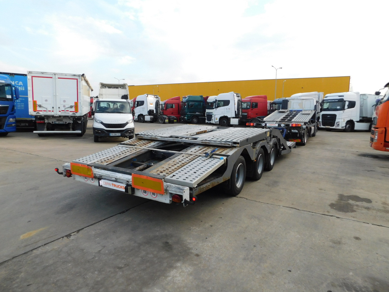 Iveco At190s45 cu remorca - شاحنة نقل سيارات شاحنة: صورة 3 Iveco At190s45 cu remorca - شاحنة نقل سيارات شاحنة: صورة 3
