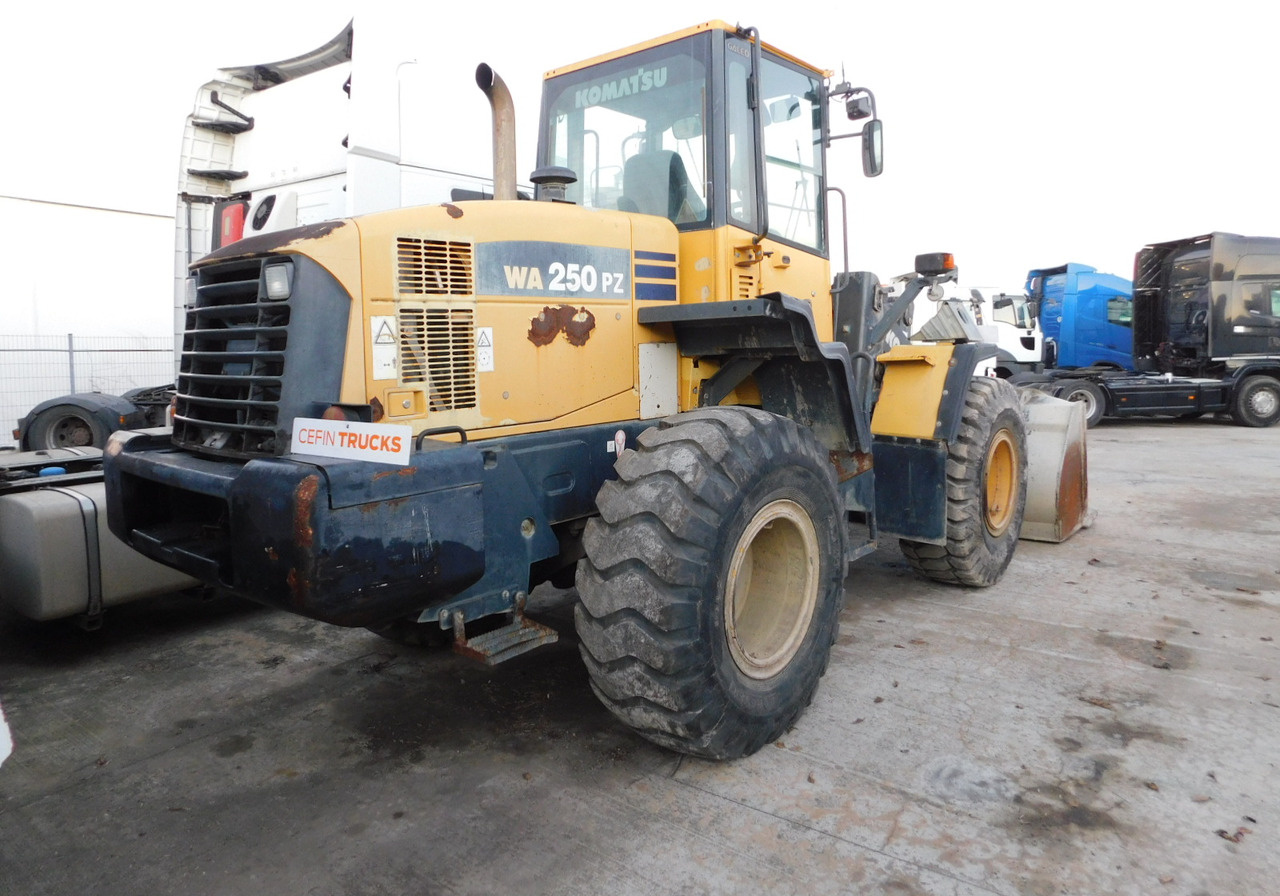 Komatsu Wa250pz 5 - اللودر بعجل: صورة 4 Komatsu Wa250pz 5 - اللودر بعجل: صورة 4