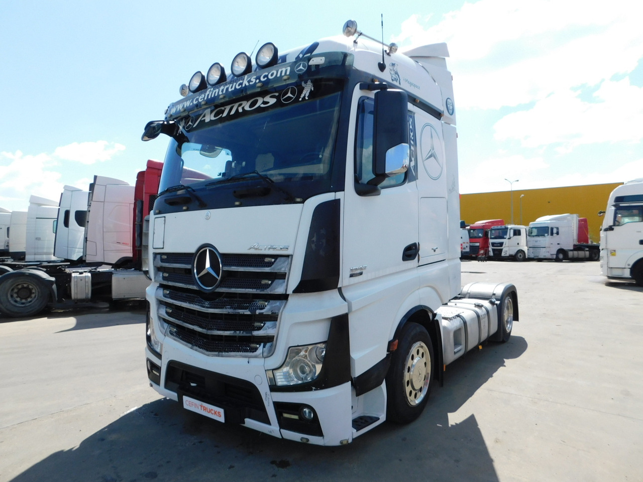 Mercedes Actros - مقطورة السحب: صورة 1 Mercedes Actros - مقطورة السحب: صورة 1