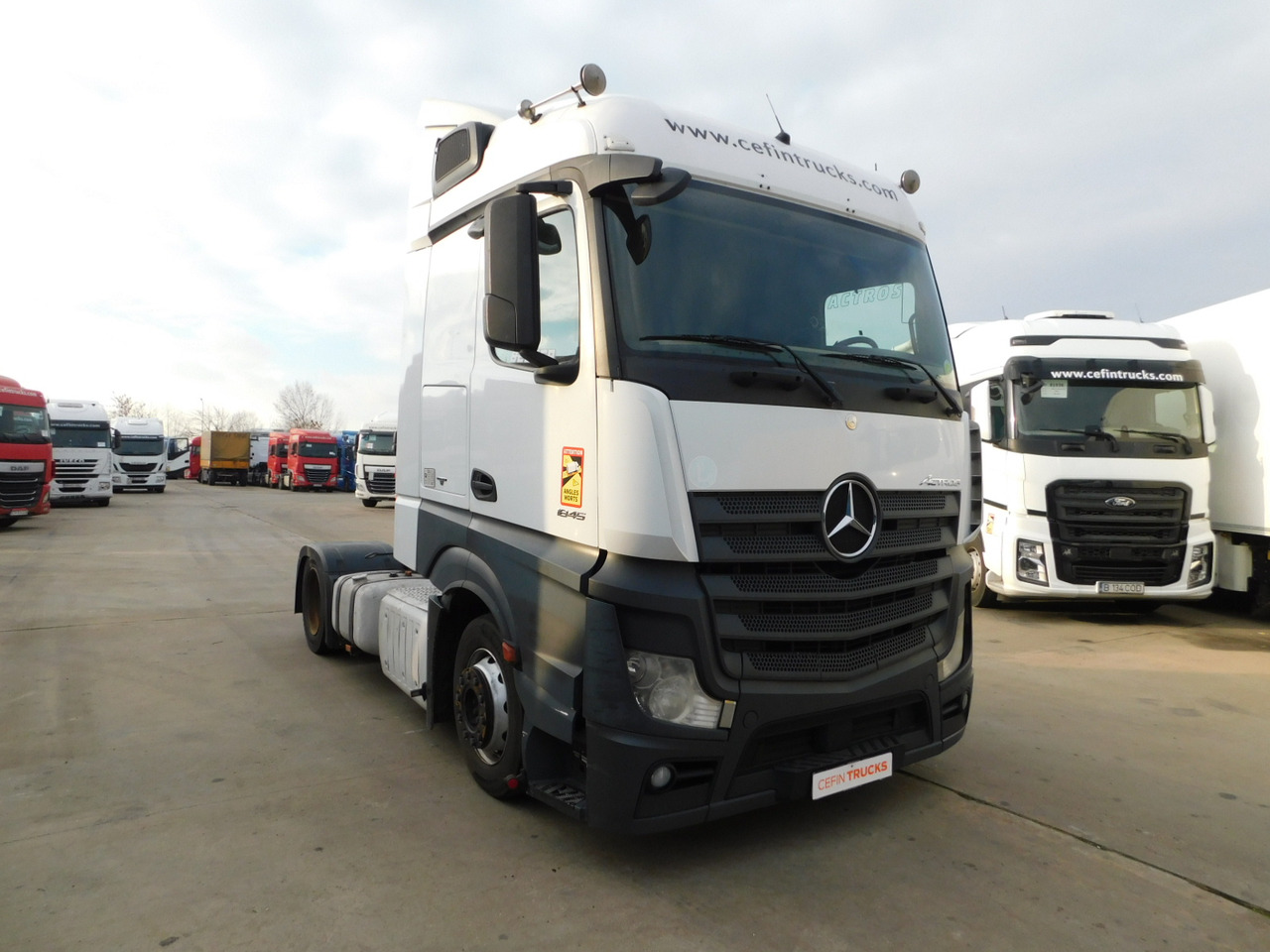 Mercedes Actros - مقطورة السحب: صورة 2 Mercedes Actros - مقطورة السحب: صورة 2
