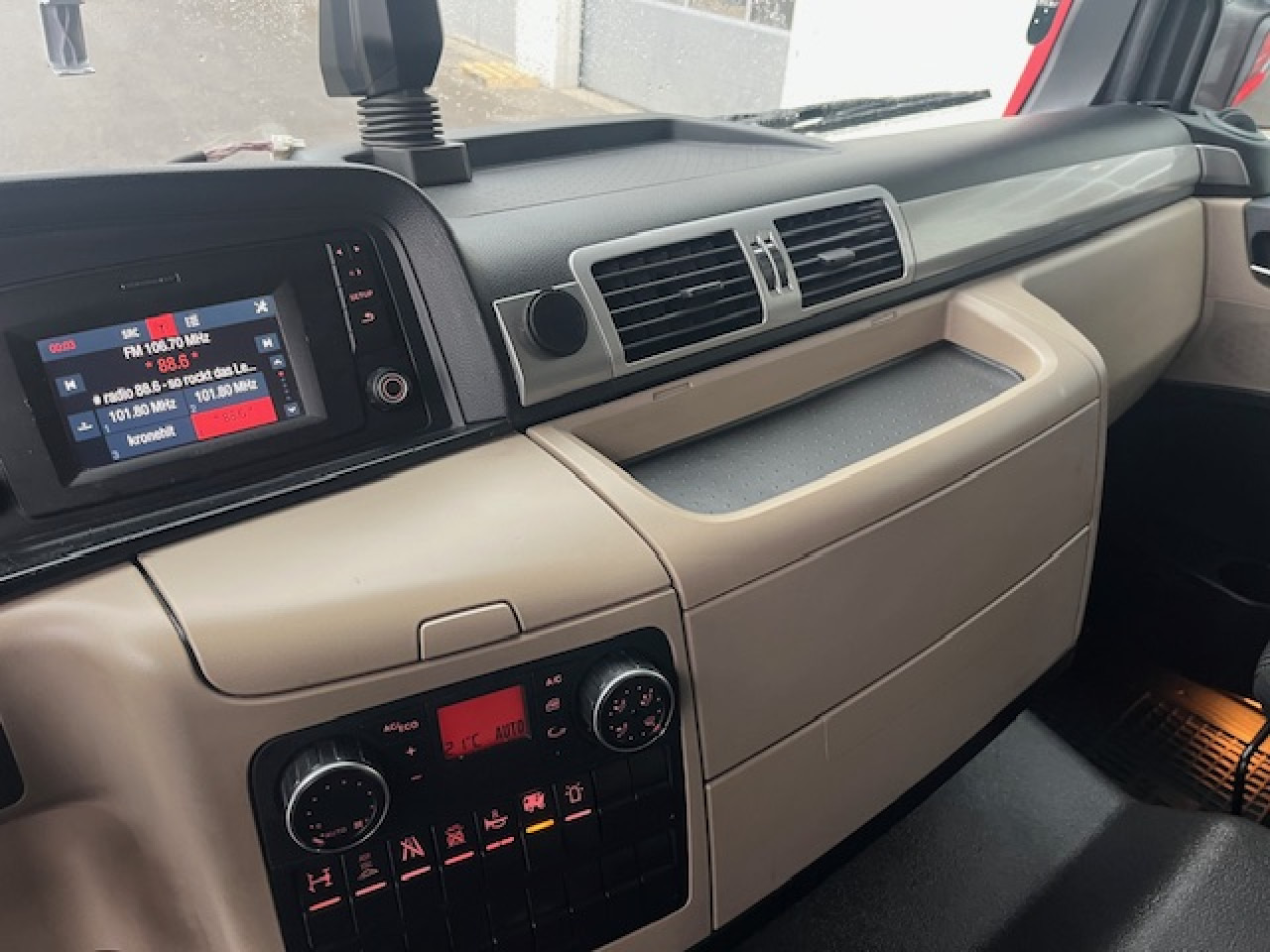 MAN TGM 18.320 4x2 BL Euro6 Klima Luftfeder - شاحنة ذات ستائر جانبية: صورة 3 MAN TGM 18.320 4x2 BL Euro6 Klima Luftfeder - شاحنة ذات ستائر جانبية: صورة 3