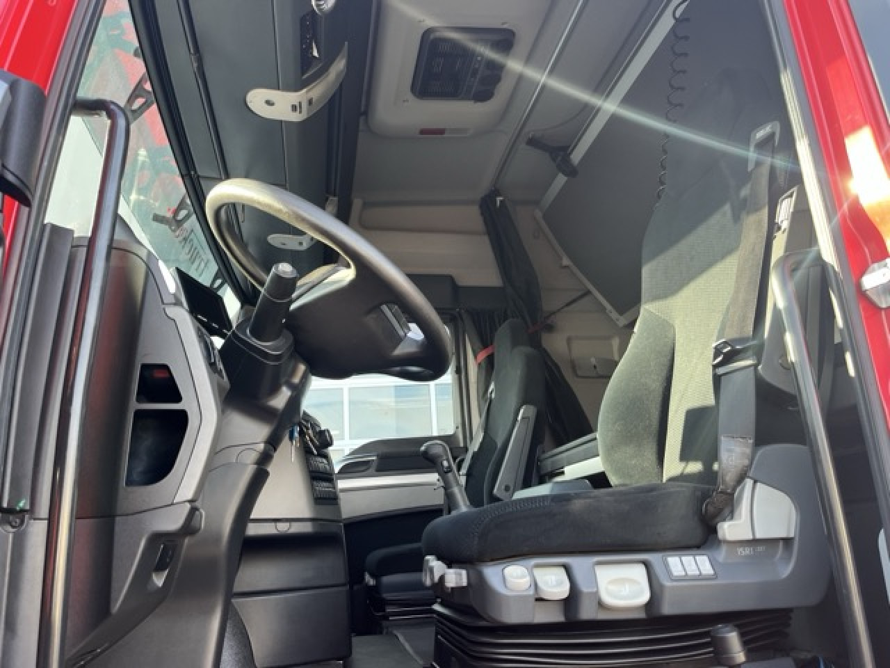 MAN TGX 26.480 6x4 BLS Euro6 Intarder Klima Luftfeder - رأس تريلا: صورة 4 MAN TGX 26.480 6x4 BLS Euro6 Intarder Klima Luftfeder - رأس تريلا: صورة 4