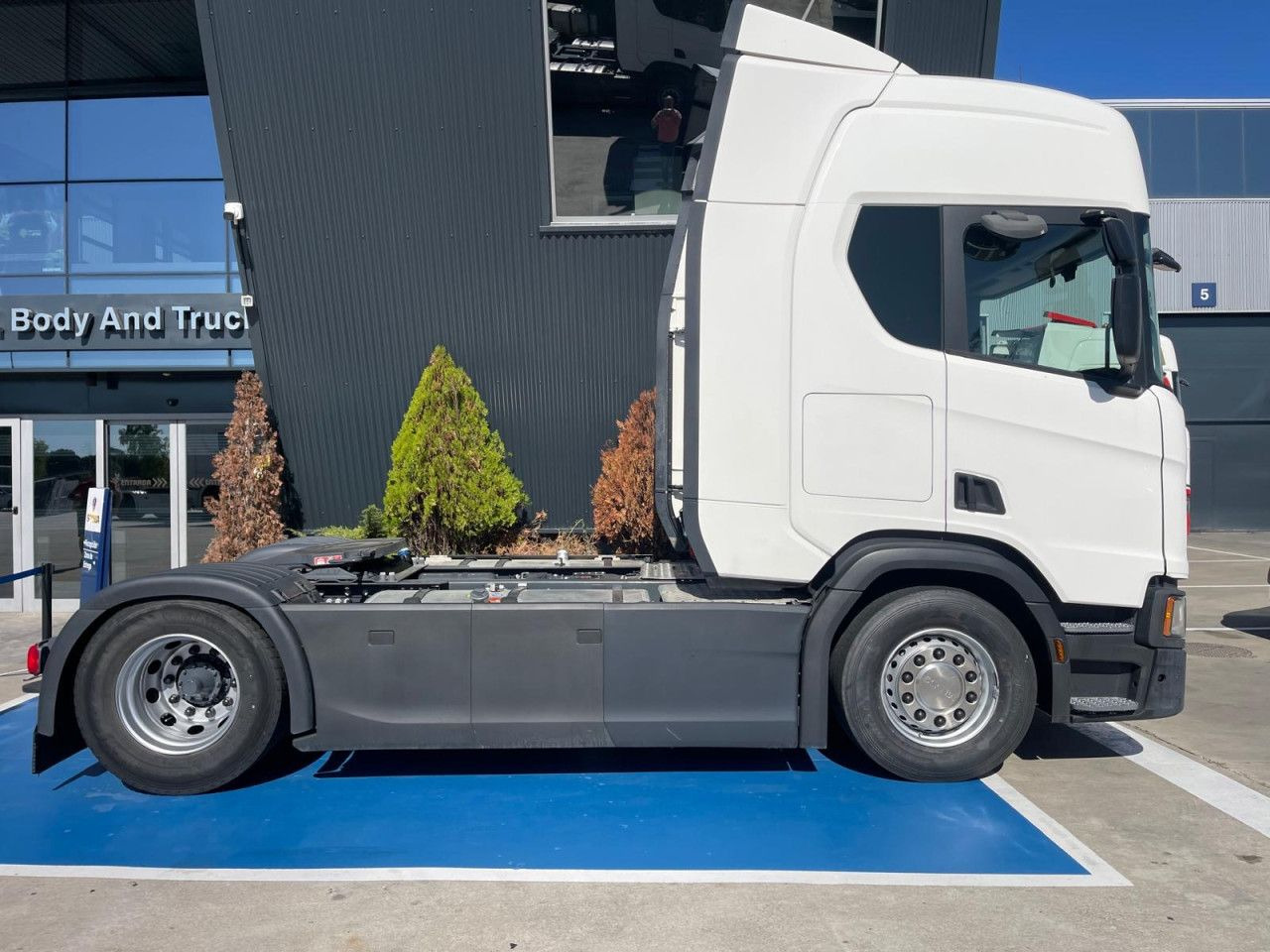 رأس تريلا Scania R 450: صورة 7