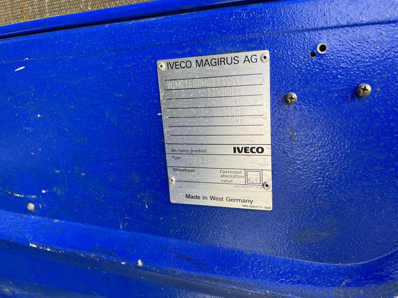 120-23 AW 4x4 Doka 120-23 AW 4x4 Doka, V8-Motor, Mannschaftswagen 16 Sitze, Seilwinde - شاحنة حريق: صورة 5 120-23 AW 4x4 Doka 120-23 AW 4x4 Doka, V8-Motor, Mannschaftswagen 16 Sitze, Seilwinde - شاحنة حريق: صورة 5