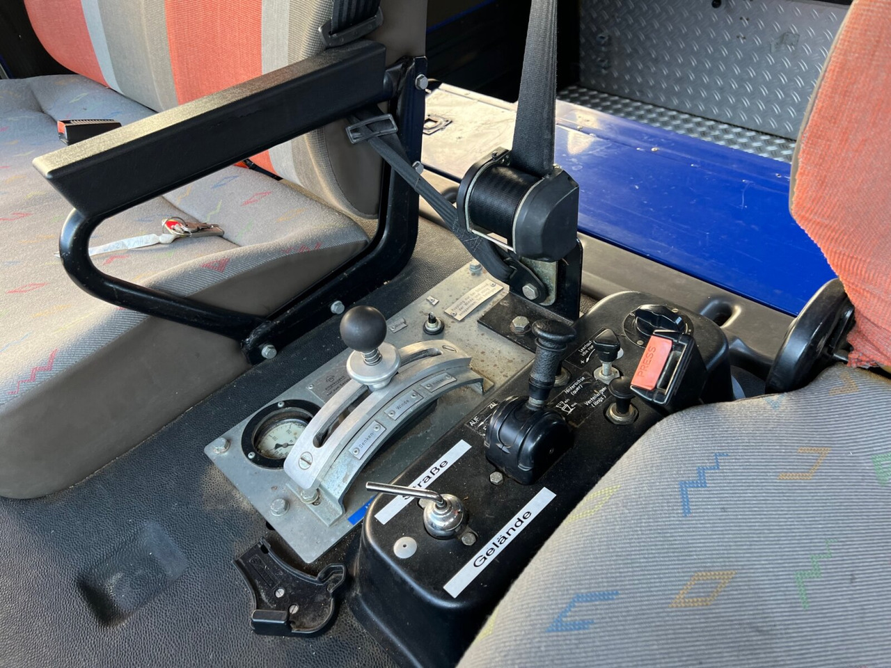 120-23 AW 4x4 Doka 120-23 AW 4x4 Doka, V8-Motor, Mannschaftswagen 16 Sitze, Seilwinde - شاحنة حريق: صورة 3 120-23 AW 4x4 Doka 120-23 AW 4x4 Doka, V8-Motor, Mannschaftswagen 16 Sitze, Seilwinde - شاحنة حريق: صورة 3