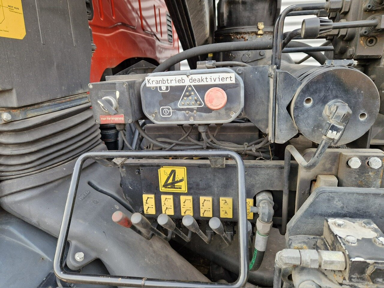 EuroTech 240E38 6x2-4 EuroTech 240E38 6x2-4, Lift-/Lenkachse, Seilwinde, Kran Hiab 100 - شاحنة برافعة خطافية, شاحنة كرين: صورة 3 EuroTech 240E38 6x2-4 EuroTech 240E38 6x2-4, Lift-/Lenkachse, Seilwinde, Kran Hiab 100 - شاحنة برافعة خطافية, شاحنة كرين: صورة 3