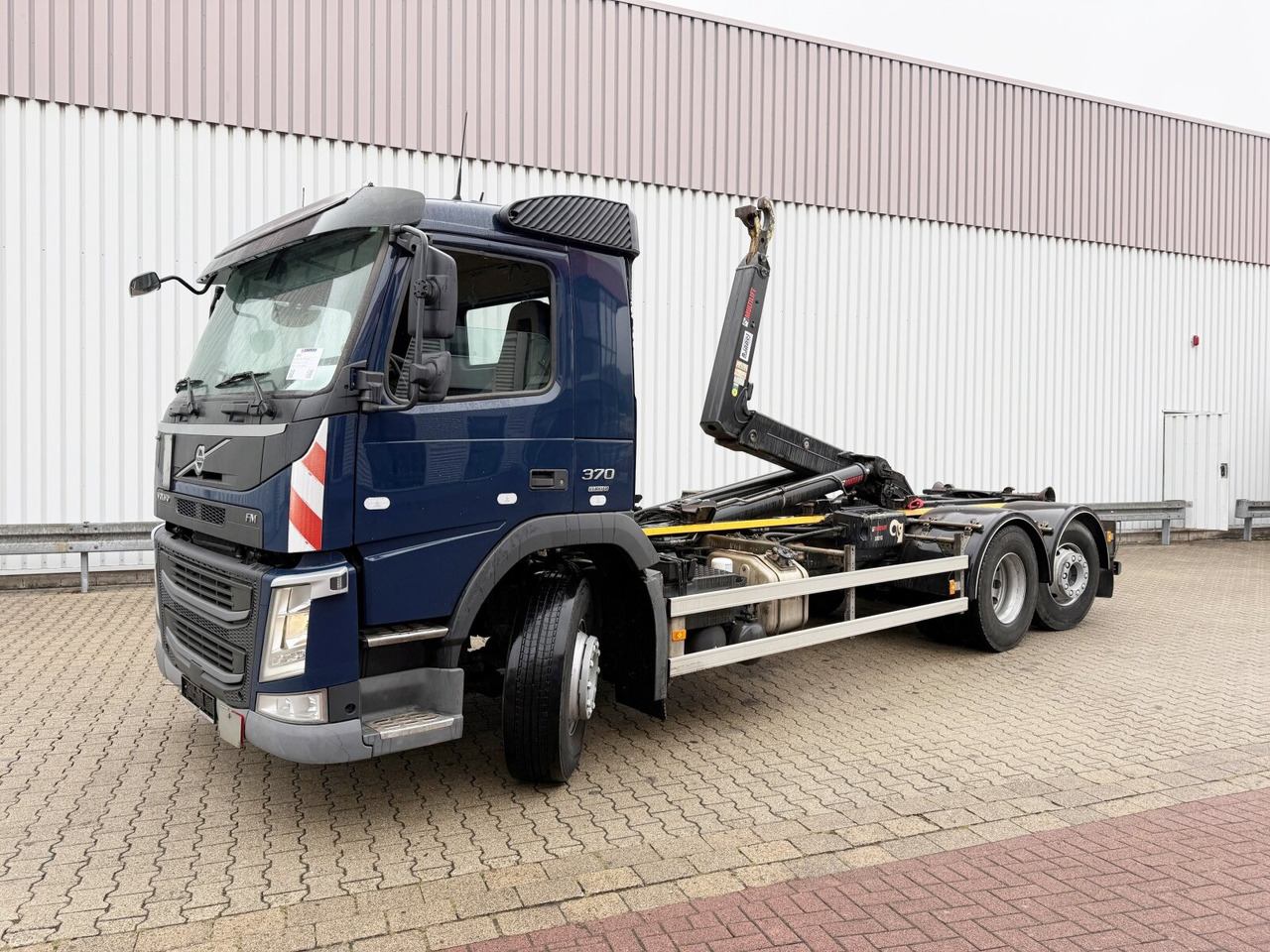 FM 370/410 6x2 FM 370/410 6x2, Lenk-/Liftachse - شاحنة برافعة خطافية: صورة 1 FM 370/410 6x2 FM 370/410 6x2, Lenk-/Liftachse - شاحنة برافعة خطافية: صورة 1