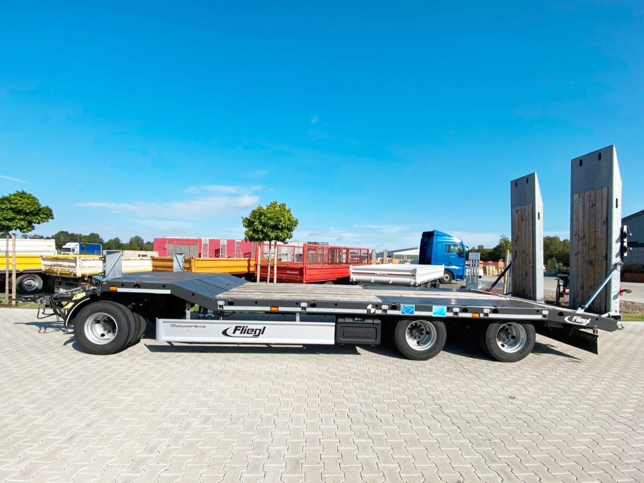 Fliegl DTS-S 300 DTS-S 300, verbreiterbar auf 3,05m - مقطورة بلودر منخفض: صورة 1 Fliegl DTS-S 300 DTS-S 300, verbreiterbar auf 3,05m - مقطورة بلودر منخفض: صورة 1