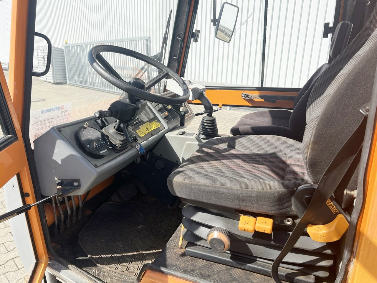 HY 1251 / 4x4 Bokimobil, Winterdienst, Kehr/Saugmaschine KIEFER HY 1251 / 4x4 Bokimobil, Winterdienst - جرار خدمات بلدية: صورة 5 HY 1251 / 4x4 Bokimobil, Winterdienst, Kehr/Saugmaschine KIEFER HY 1251 / 4x4 Bokimobil, Winterdienst - جرار خدمات بلدية: صورة 5