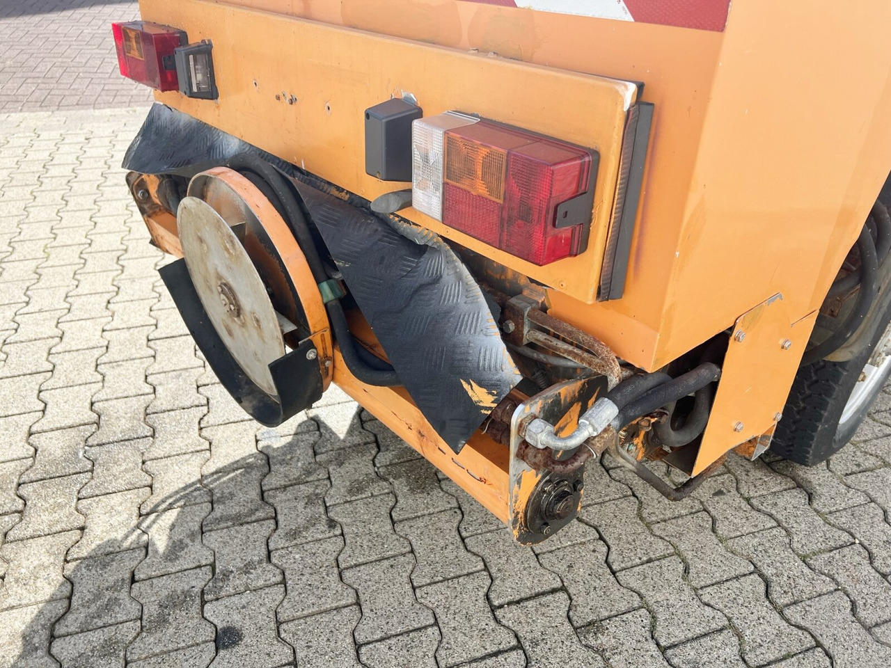 HY 1251 / 4x4 Bokimobil, Winterdienst, Kehr/Saugmaschine KIEFER HY 1251 / 4x4 Bokimobil, Winterdienst - جرار خدمات بلدية: صورة 3 HY 1251 / 4x4 Bokimobil, Winterdienst, Kehr/Saugmaschine KIEFER HY 1251 / 4x4 Bokimobil, Winterdienst - جرار خدمات بلدية: صورة 3