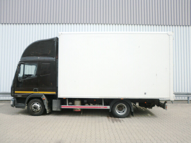 Iveco EuroCargo 75 E 17/4x2 EuroCargo 75 E 17/4x2, 6x VORHANDEN! - شاحنة صندوقية: صورة 4 Iveco EuroCargo 75 E 17/4x2 EuroCargo 75 E 17/4x2, 6x VORHANDEN! - شاحنة صندوقية: صورة 4