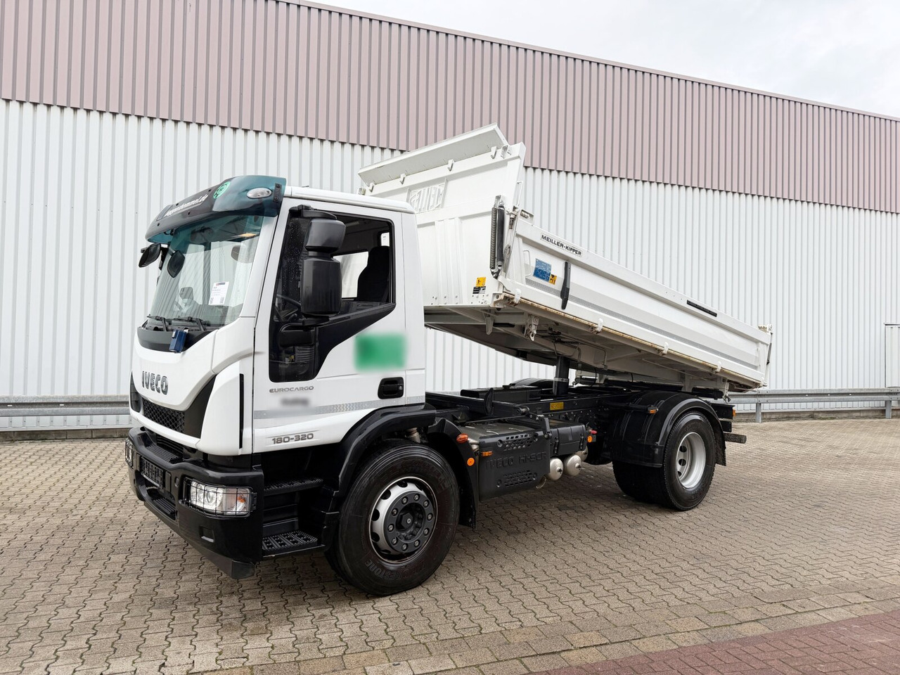 Iveco ML180E32 4x2 ML180E32 4x2 - شاحنة قلاب: صورة 1 Iveco ML180E32 4x2 ML180E32 4x2 - شاحنة قلاب: صورة 1