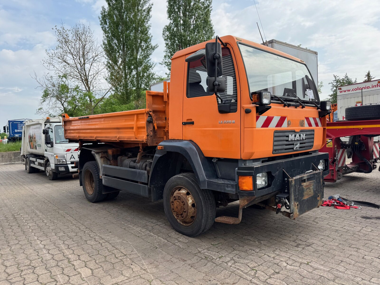 MAN 14.225 LAK 4x4 BB 14.225 LAK 4x4 BB, Winterdienstausstattung - شاحنة قلاب: صورة 1 MAN 14.225 LAK 4x4 BB 14.225 LAK 4x4 BB, Winterdienstausstattung - شاحنة قلاب: صورة 1