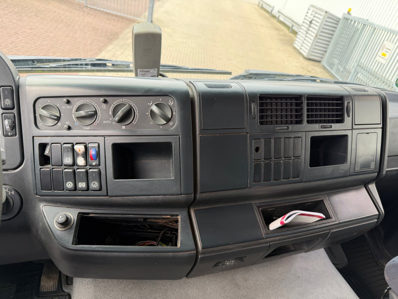 MAN TGA 26.400 6X4 BB TGA 26.400 6X4 BB, Intarder - شاحنة قلاب: صورة 4 MAN TGA 26.400 6X4 BB TGA 26.400 6X4 BB, Intarder - شاحنة قلاب: صورة 4