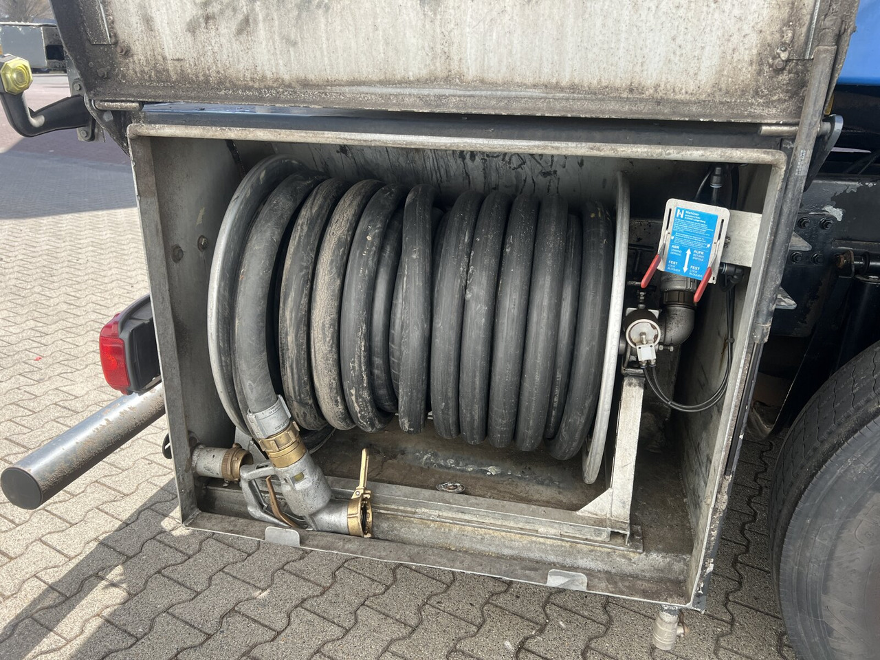 شاحنة صهريج MAN TGA 26.400 6x2-4 BL TGA 26.400 6x2-4 BL, A1, Lenk-/Liftachse, ADR, Kässbohrer Tank ca. 20.820l, 3 Kammern: صورة 6