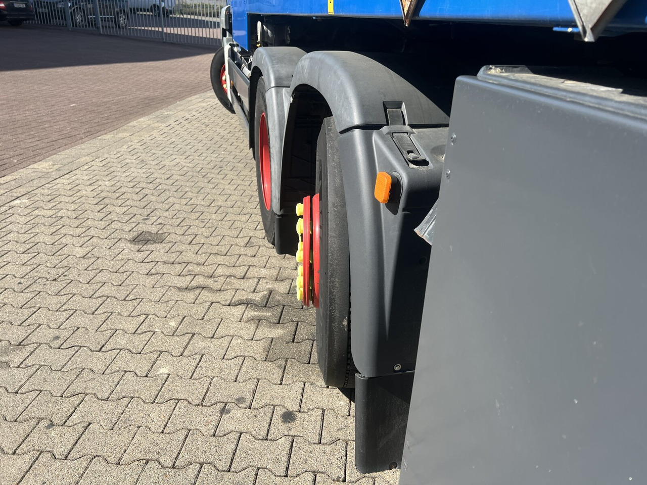 شاحنة صهريج MAN TGA 26.400 6x2-4 BL TGA 26.400 6x2-4 BL, A1, Lenk-/Liftachse, ADR, Kässbohrer Tank ca. 20.820l, 3 Kammern: صورة 12