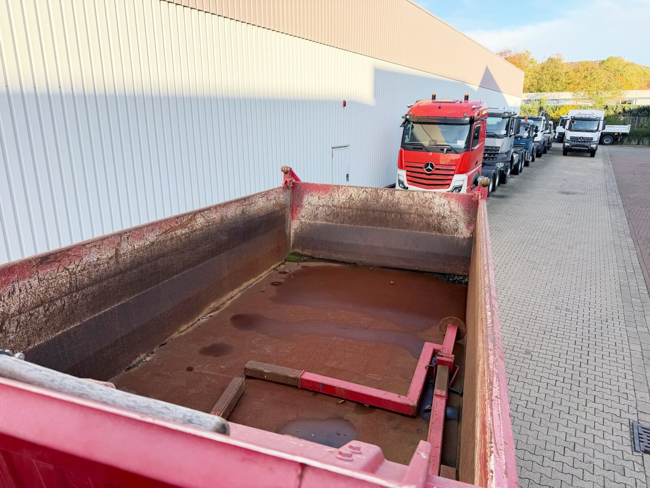 MAN TGA 26.480 6X6H BL TGA 26.480 6X6H BL, HydroDrive, Intarder, Wechselsystem (Sattelplatte) - شاحنة قلاب: صورة 2 MAN TGA 26.480 6X6H BL TGA 26.480 6X6H BL, HydroDrive, Intarder, Wechselsystem (Sattelplatte) - شاحنة قلاب: صورة 2